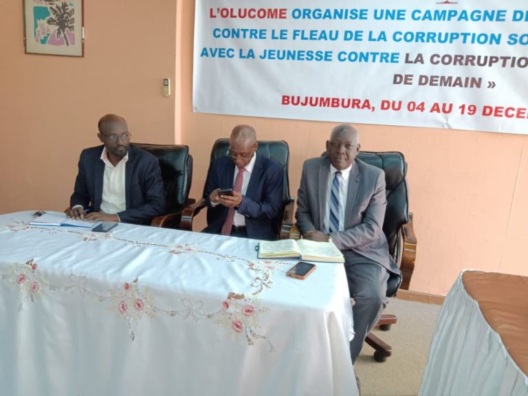 La bonne gouvernance en péril, des voix s’élèvent