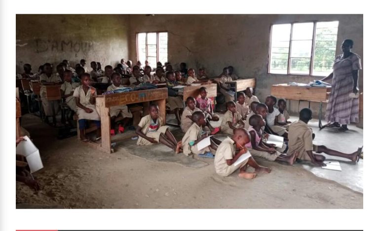 Bujumbura : le manque de bancs-pupitres perturbe l’apprentissage dans plusieurs écoles